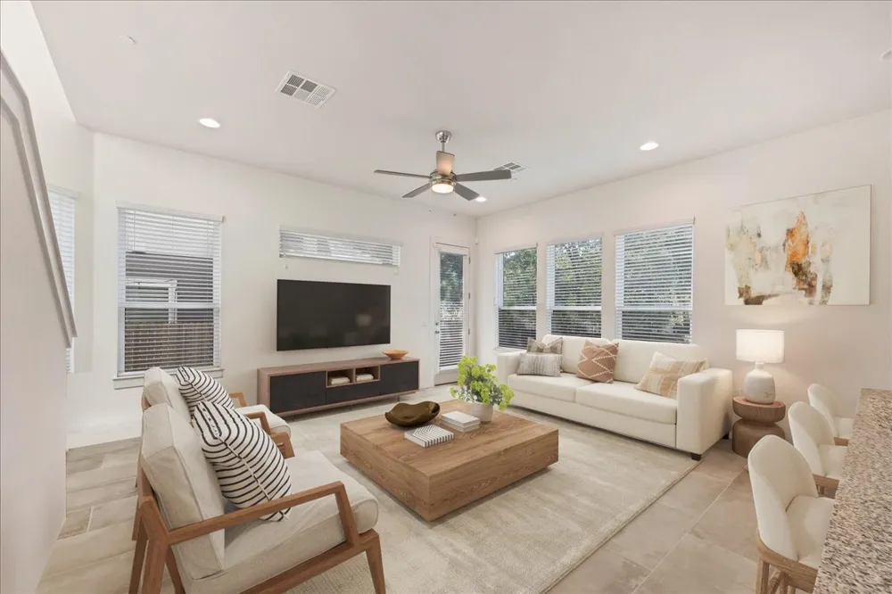 8922 Menchaca Road #906 Austin, TX 78748