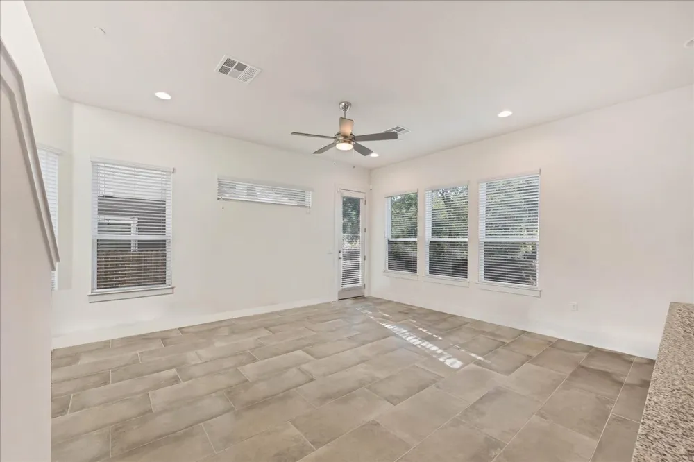 8922 Menchaca Road #906 Austin, TX 78748