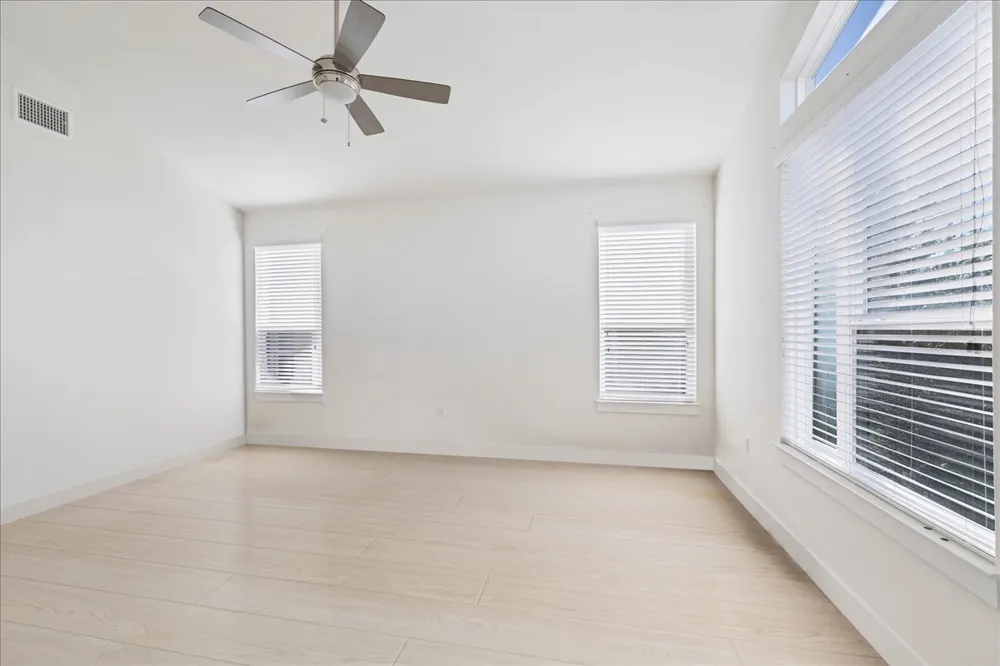 8922 Menchaca Road #906 Austin, TX 78748