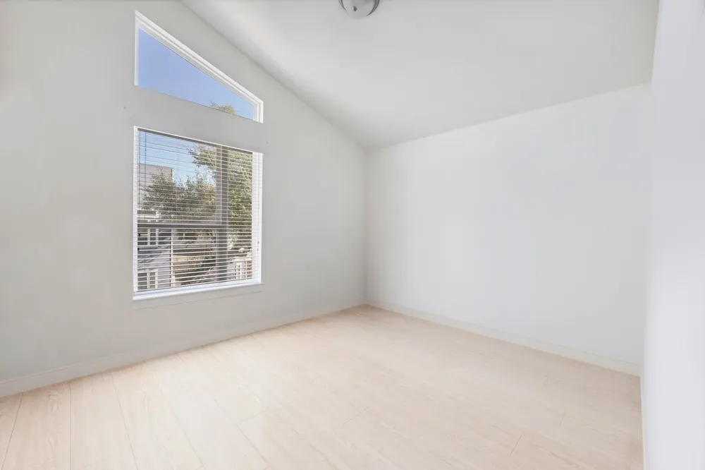 8922 Menchaca Road #906 Austin, TX 78748
