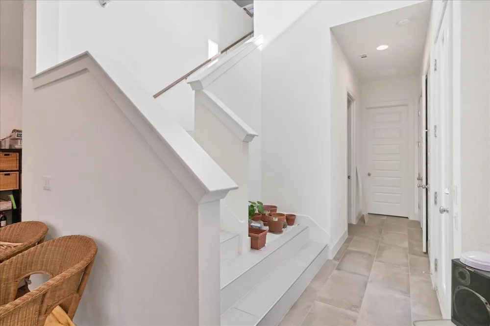 8922 Menchaca Road #906 Austin, TX 78748