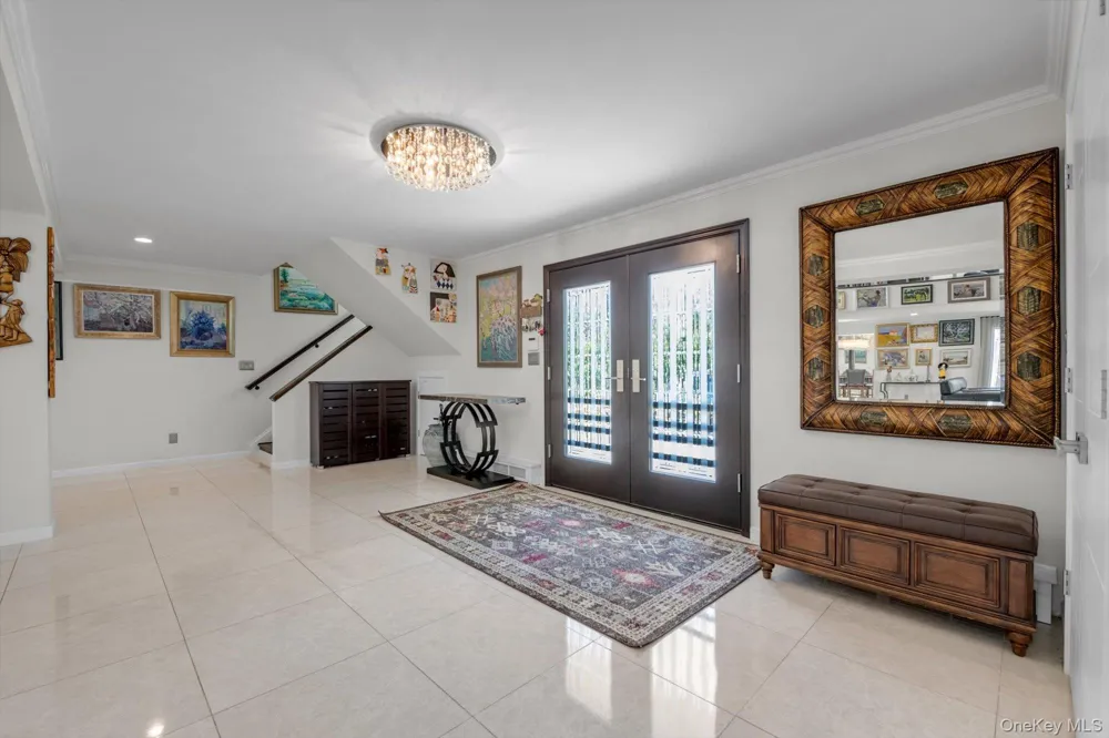 10 Macy Drive Hewlett Bay Park, NY 11557