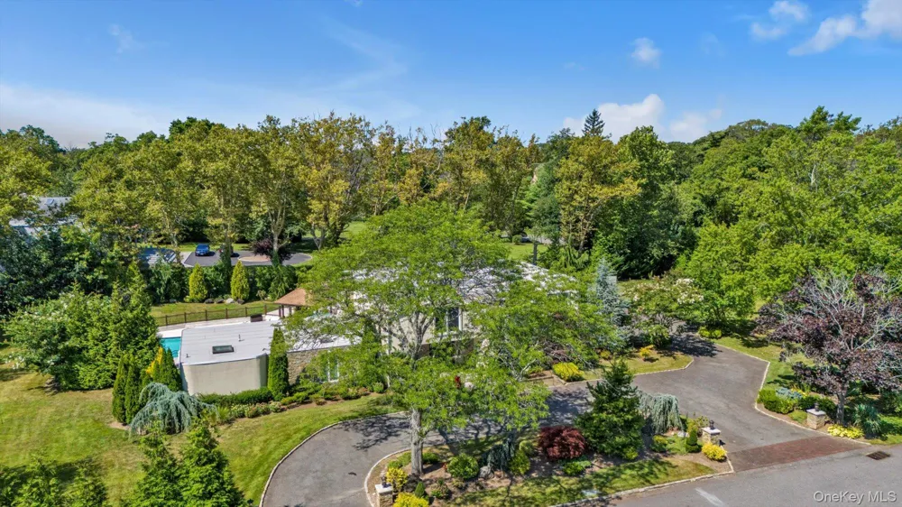 10 Macy Drive Hewlett Bay Park, NY 11557