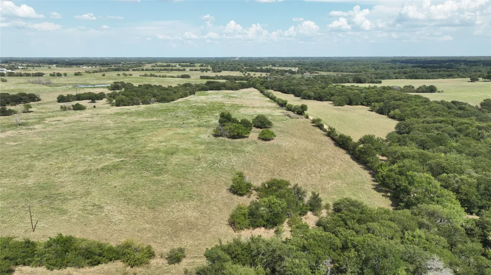 2464 County Rd 1245 Savoy, TX 75479