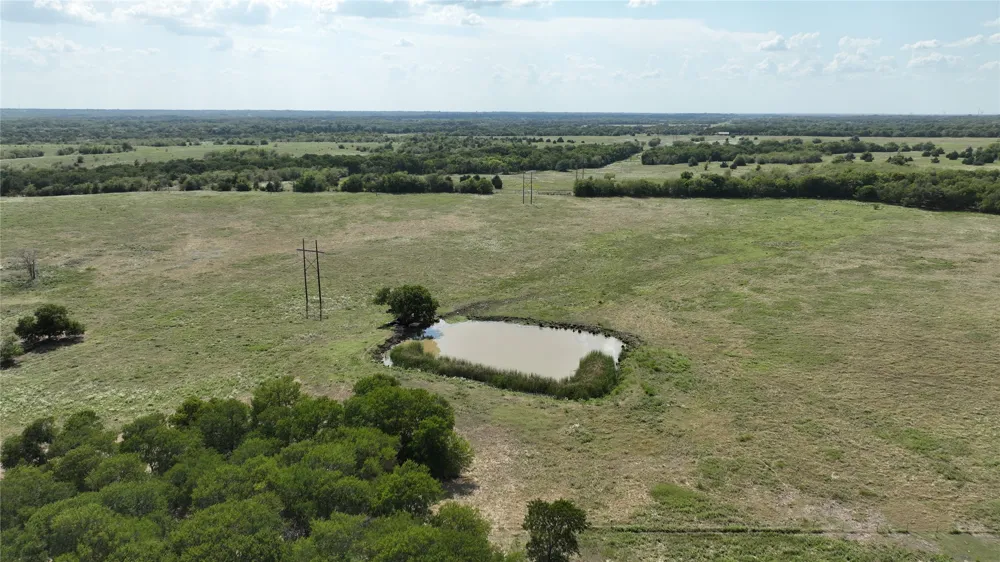2464 County Rd 1245 Savoy, TX 75479