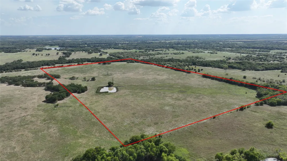 2464 County Rd 1245 Savoy, TX 75479