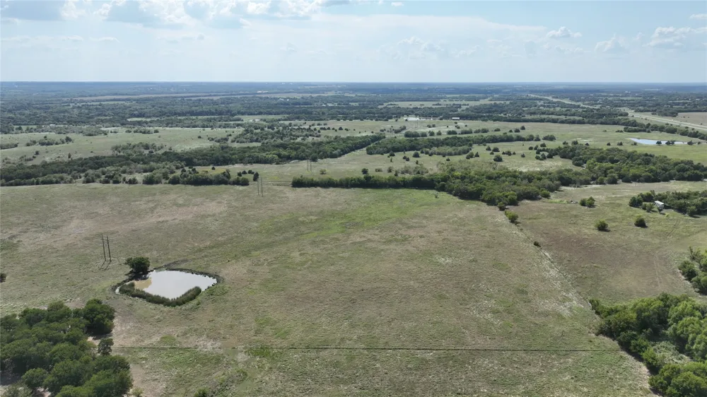 2464 County Rd 1245 Savoy, TX 75479