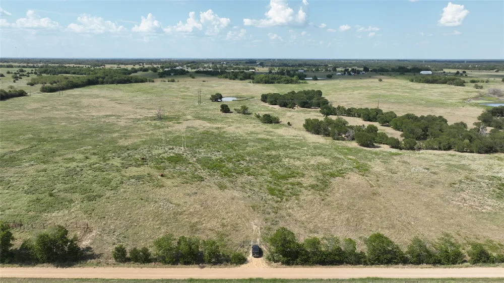 2464 County Rd 1245 Savoy, TX 75479