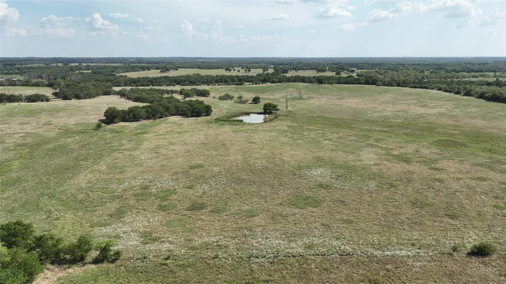 2464 County Rd 1245 Savoy, TX 75479