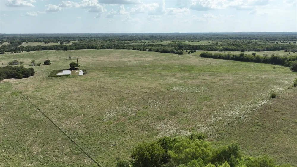 2464 County Rd 1245 Savoy, TX 75479