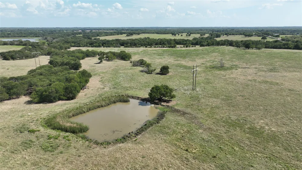 2464 County Rd 1245 Savoy, TX 75479