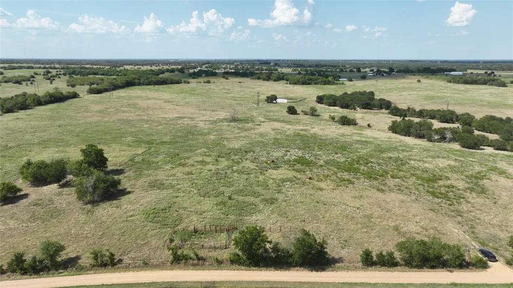 2464 County Rd 1245 Savoy, TX 75479
