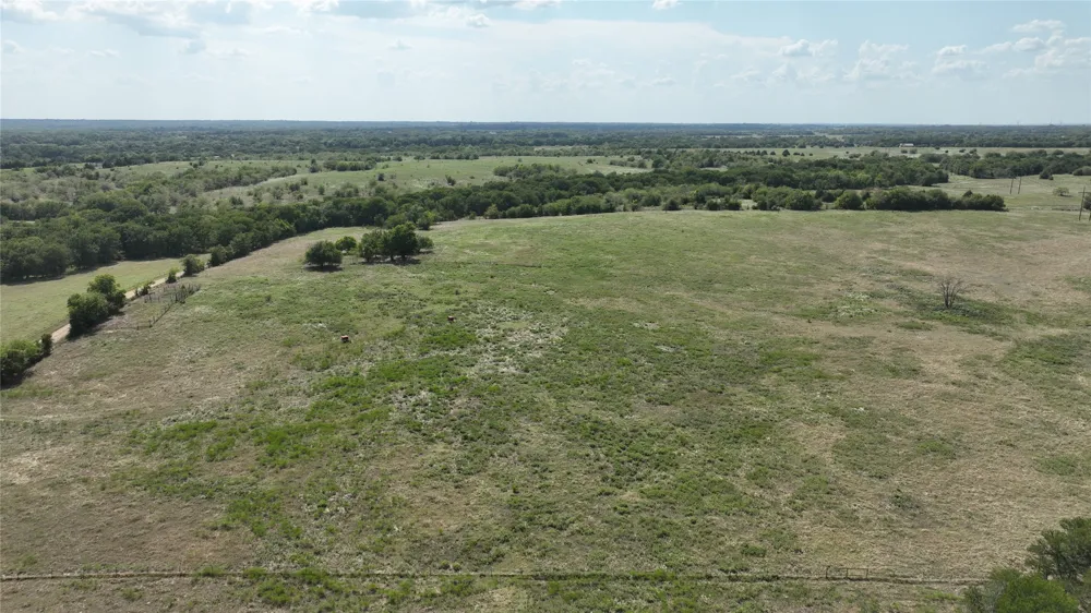 2464 County Rd 1245 Savoy, TX 75479