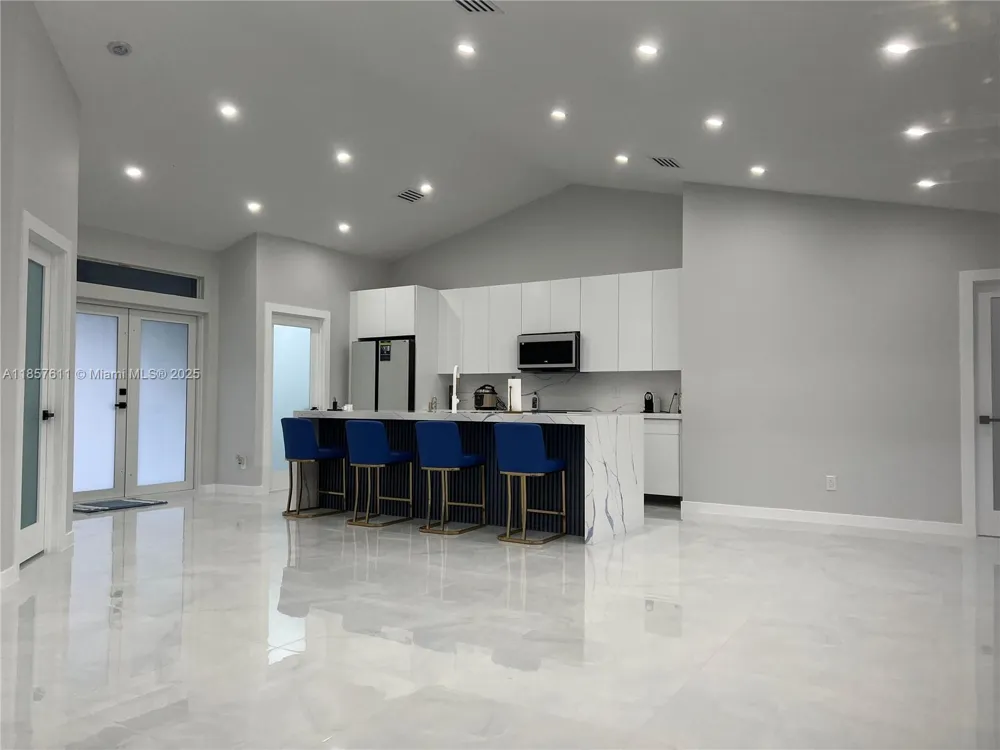 2214 NW 1 Ter Cape Coral, FL 33993