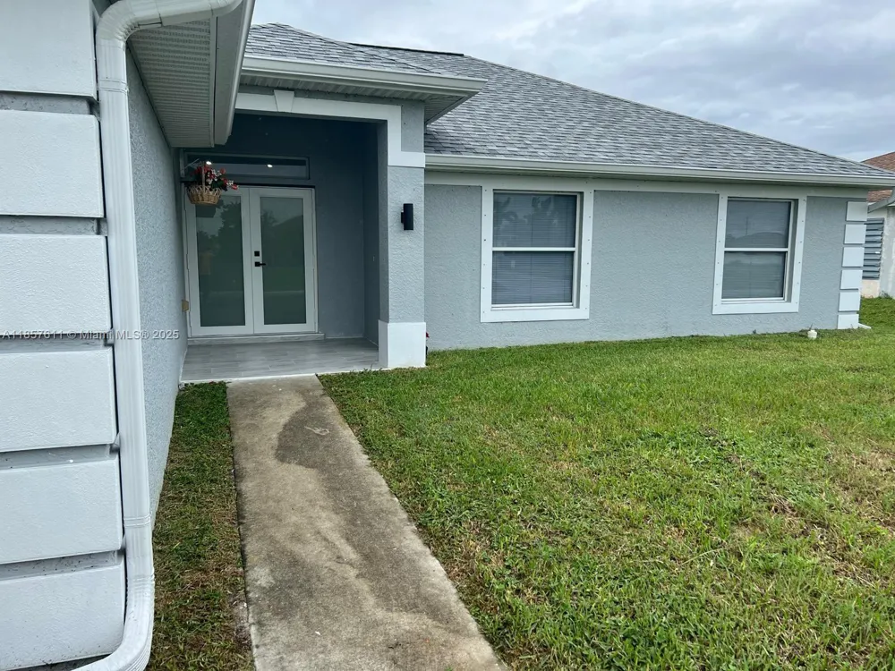 2214 NW 1 Ter Cape Coral, FL 33993
