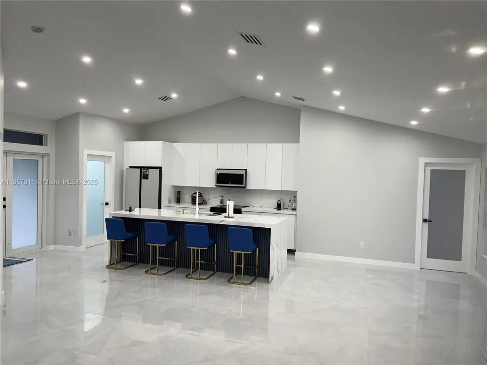2214 NW 1 Ter Cape Coral, FL 33993