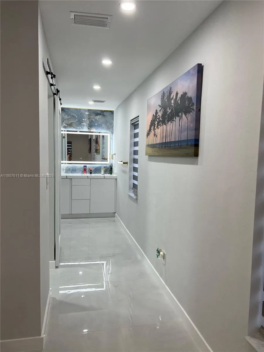 2214 NW 1 Ter Cape Coral, FL 33993