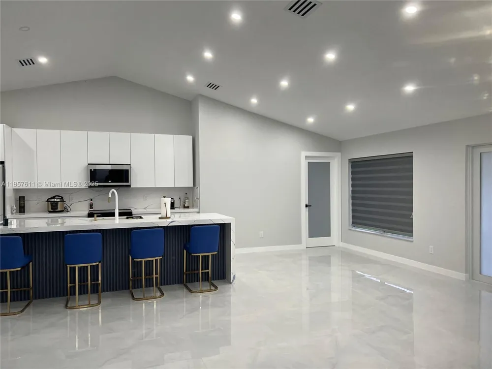 2214 NW 1 Ter Cape Coral, FL 33993