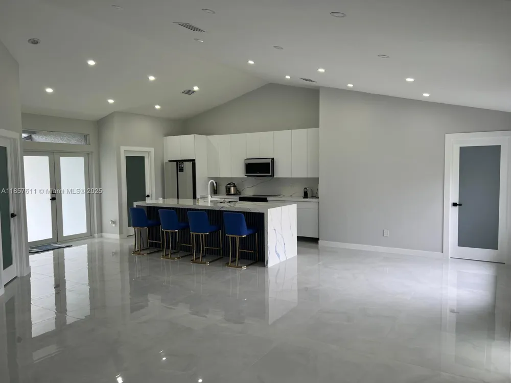 2214 NW 1 Ter Cape Coral, FL 33993