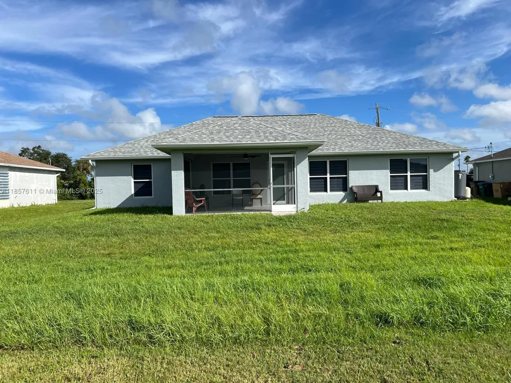 2214 NW 1 Ter Cape Coral, FL 33993