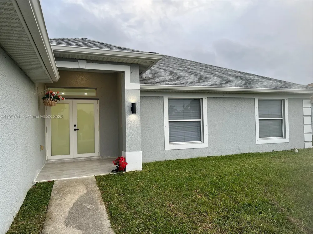 2214 NW 1 Ter Cape Coral, FL 33993