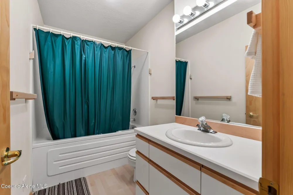 87 Cornice Court #204 Sandpoint, ID 83864