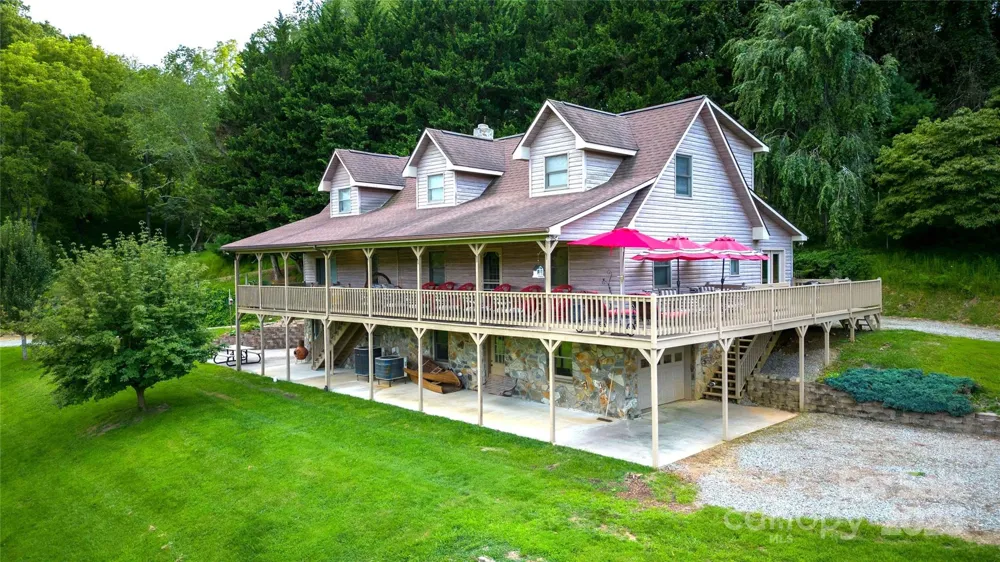2161 River Bend Road Mouth of Wilson, VA 24363