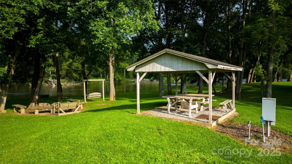 2161 River Bend Road Mouth of Wilson, VA 24363