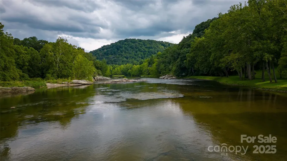 2161 River Bend Road Mouth of Wilson, VA 24363
