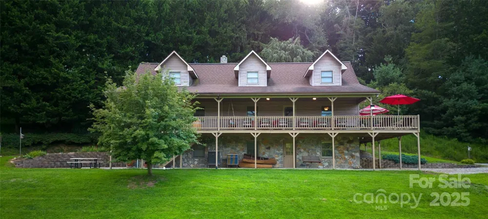 2161 River Bend Road Mouth of Wilson, VA 24363
