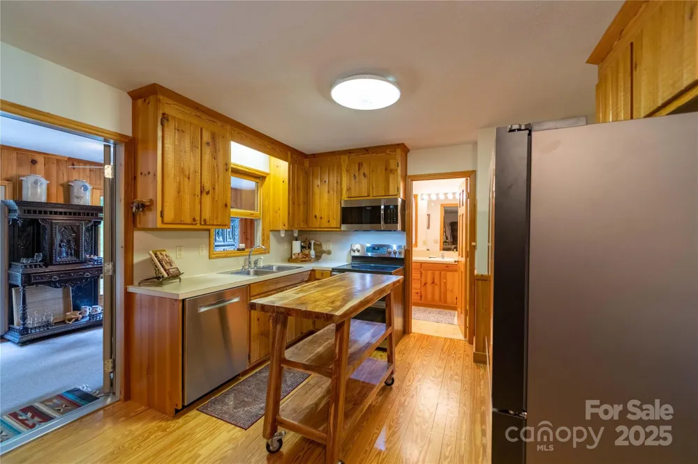 2161 River Bend Road Mouth of Wilson, VA 24363