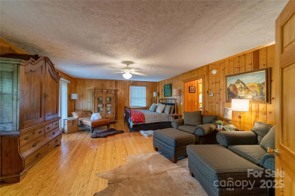 2161 River Bend Road Mouth of Wilson, VA 24363