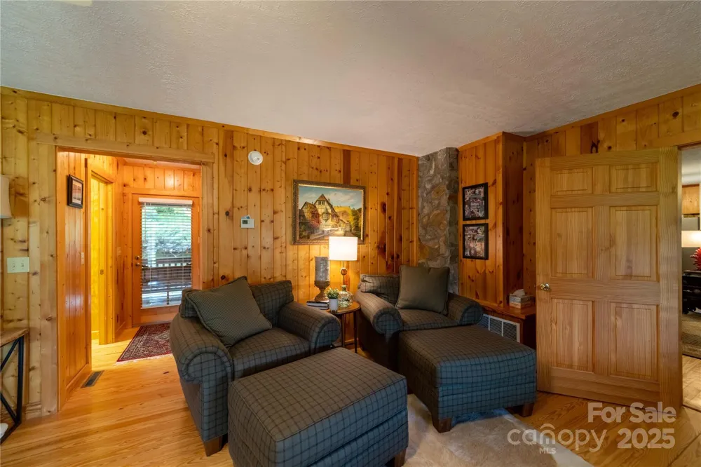 2161 River Bend Road Mouth of Wilson, VA 24363