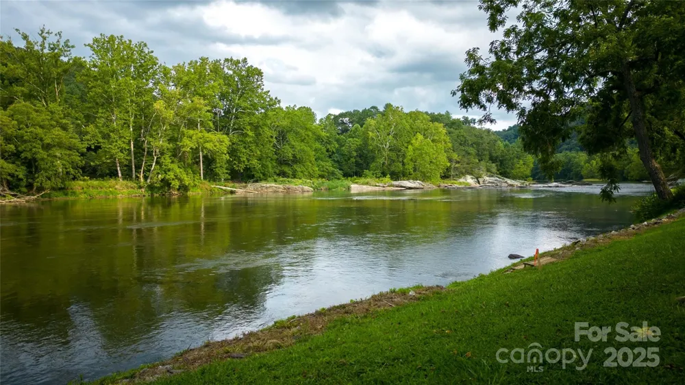 2161 River Bend Road Mouth of Wilson, VA 24363