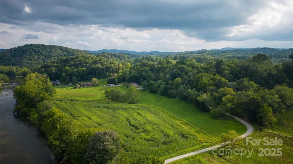 2161 River Bend Road Mouth of Wilson, VA 24363