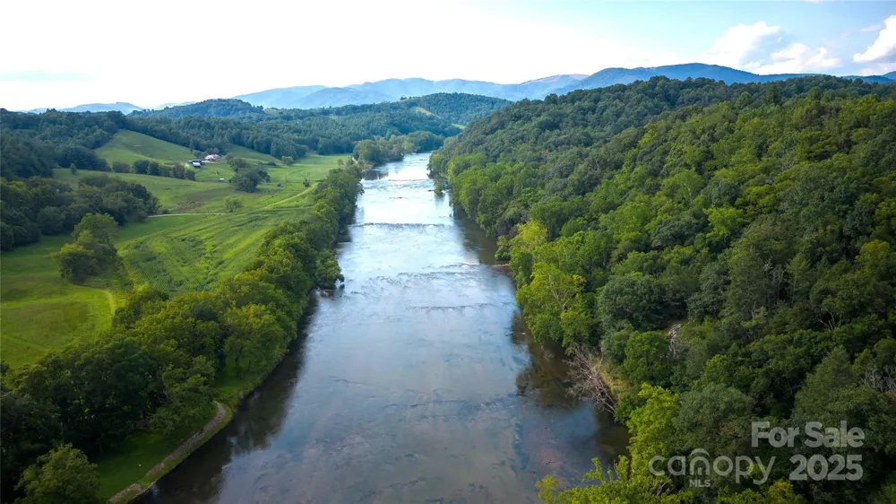 2161 River Bend Road Mouth of Wilson, VA 24363