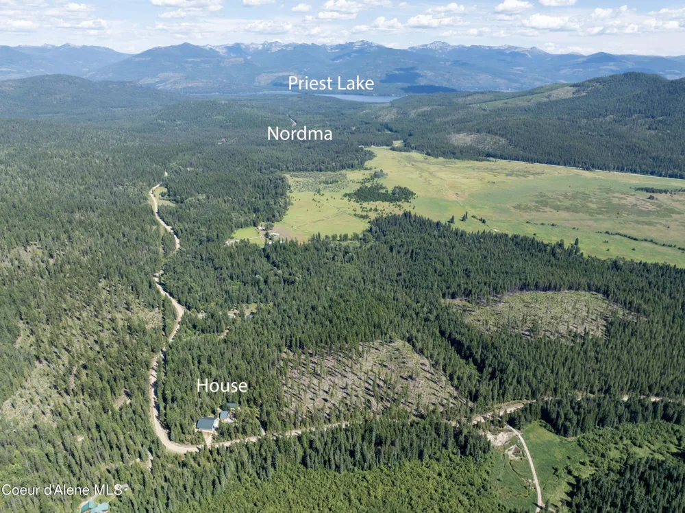 2158 Reeder Crk Rd Nordman, ID 83848