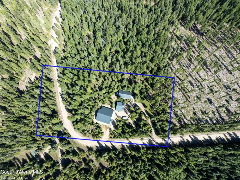 2158 Reeder Crk Rd Nordman, ID 83848