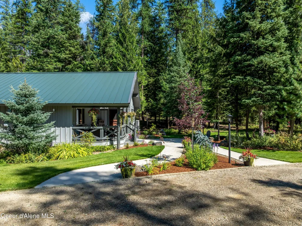2158 Reeder Crk Rd Nordman, ID 83848