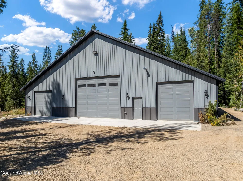 2158 Reeder Crk Rd Nordman, ID 83848