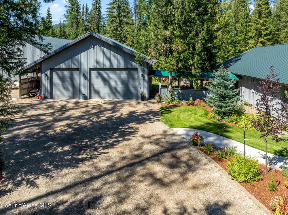 2158 Reeder Crk Rd Nordman, ID 83848
