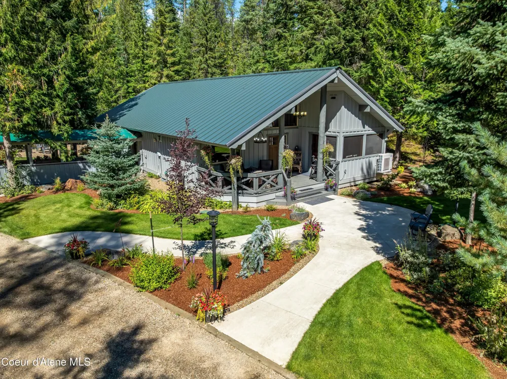 2158 Reeder Crk Rd Nordman, ID 83848