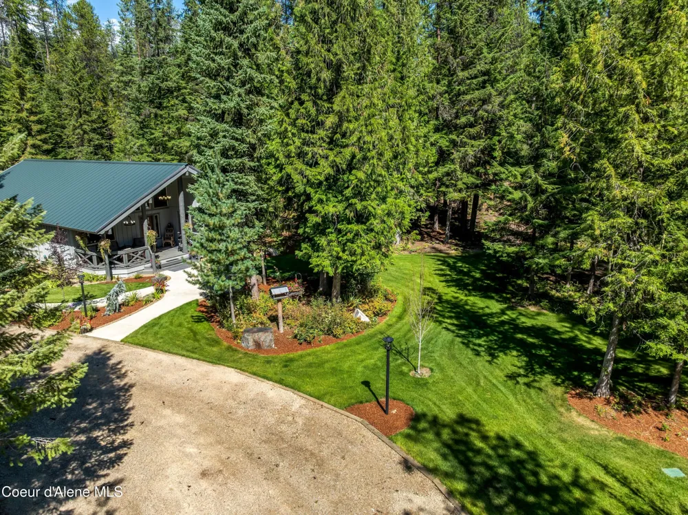 2158 Reeder Crk Rd Nordman, ID 83848