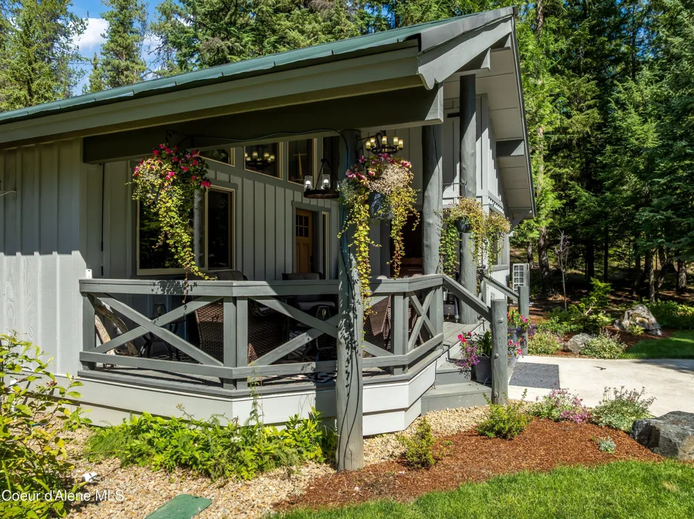 2158 Reeder Crk Rd Nordman, ID 83848