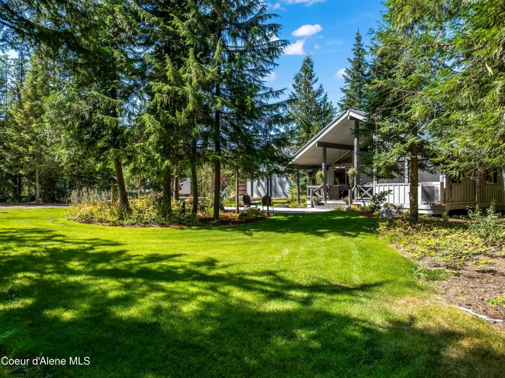 2158 Reeder Crk Rd Nordman, ID 83848
