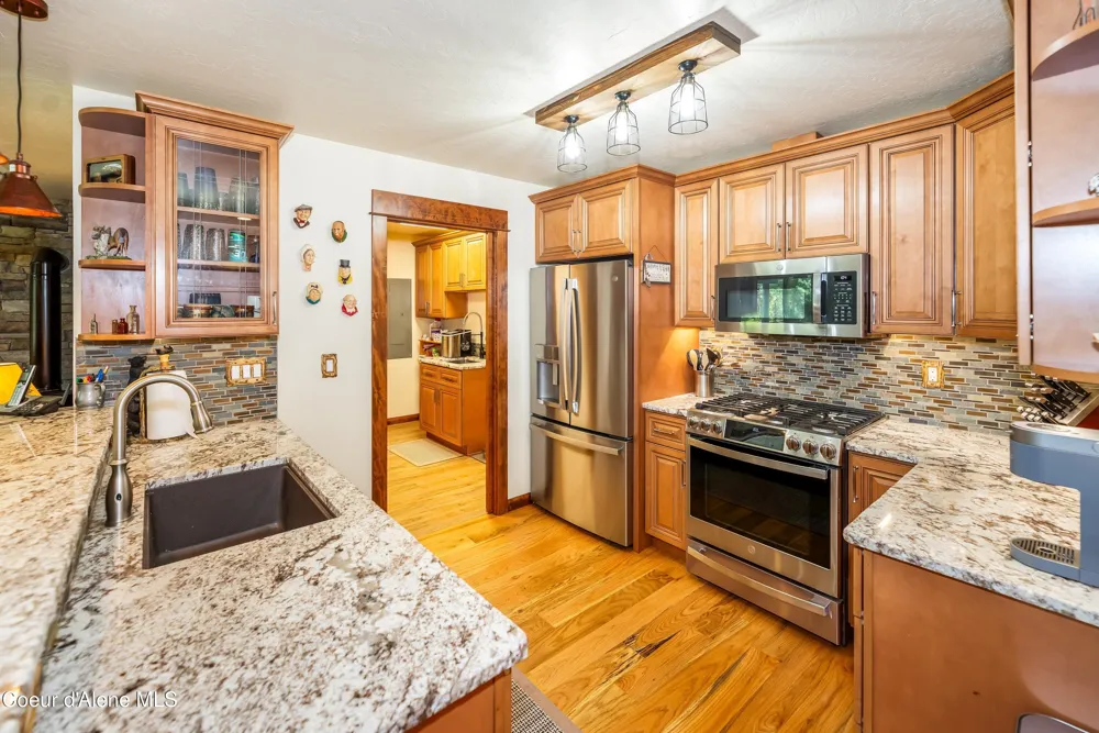 2158 Reeder Crk Rd Nordman, ID 83848