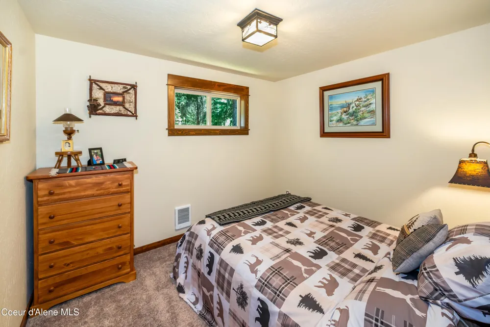 2158 Reeder Crk Rd Nordman, ID 83848