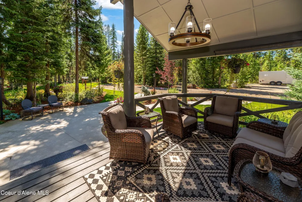 2158 Reeder Crk Rd Nordman, ID 83848