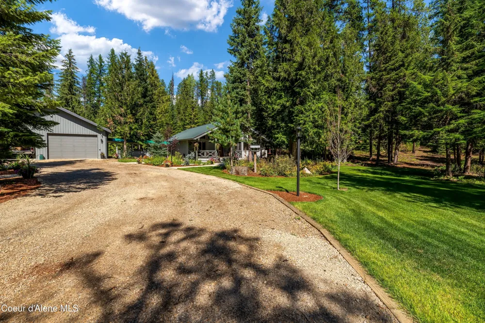 2158 Reeder Crk Rd Nordman, ID 83848