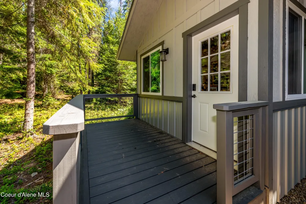 2158 Reeder Crk Rd Nordman, ID 83848